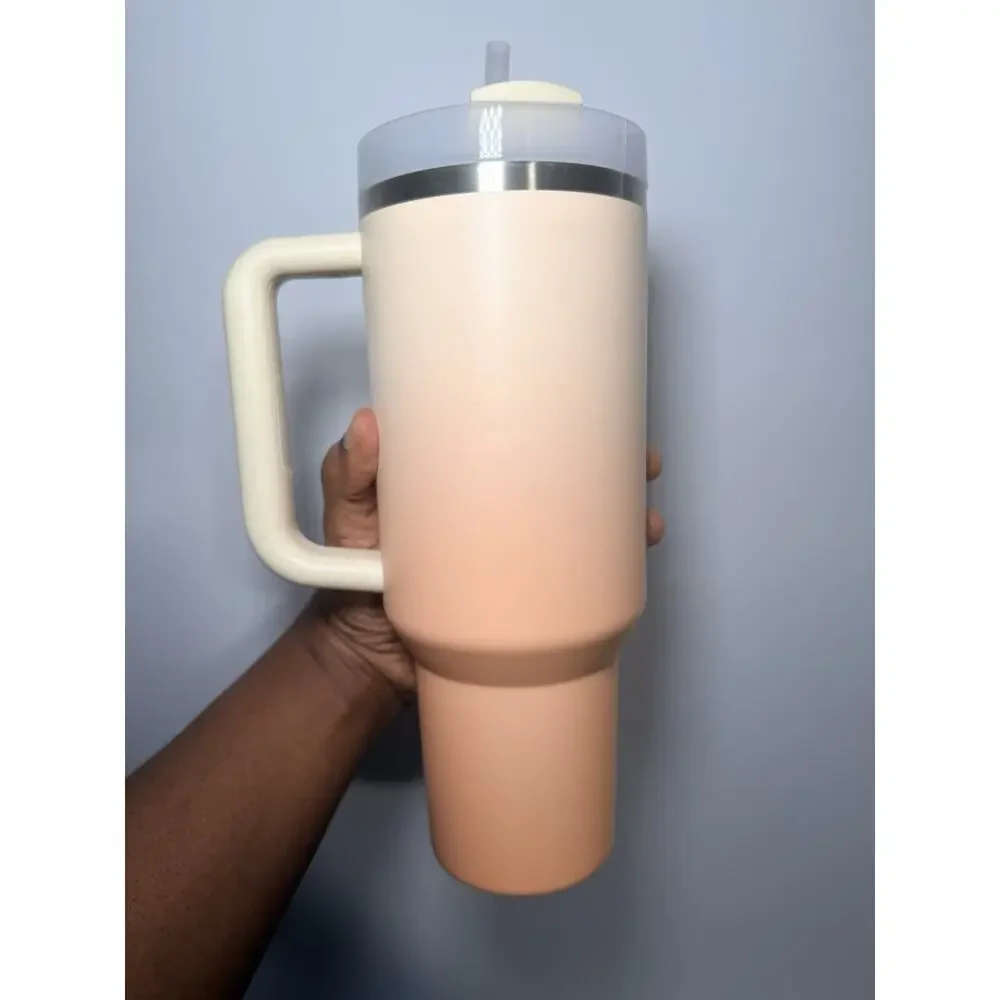 Stanley X Starbucks Hong Kong Limited Edition PEACH GRADIENT 40oz Tumbler BNWT - Picture 4 of 7